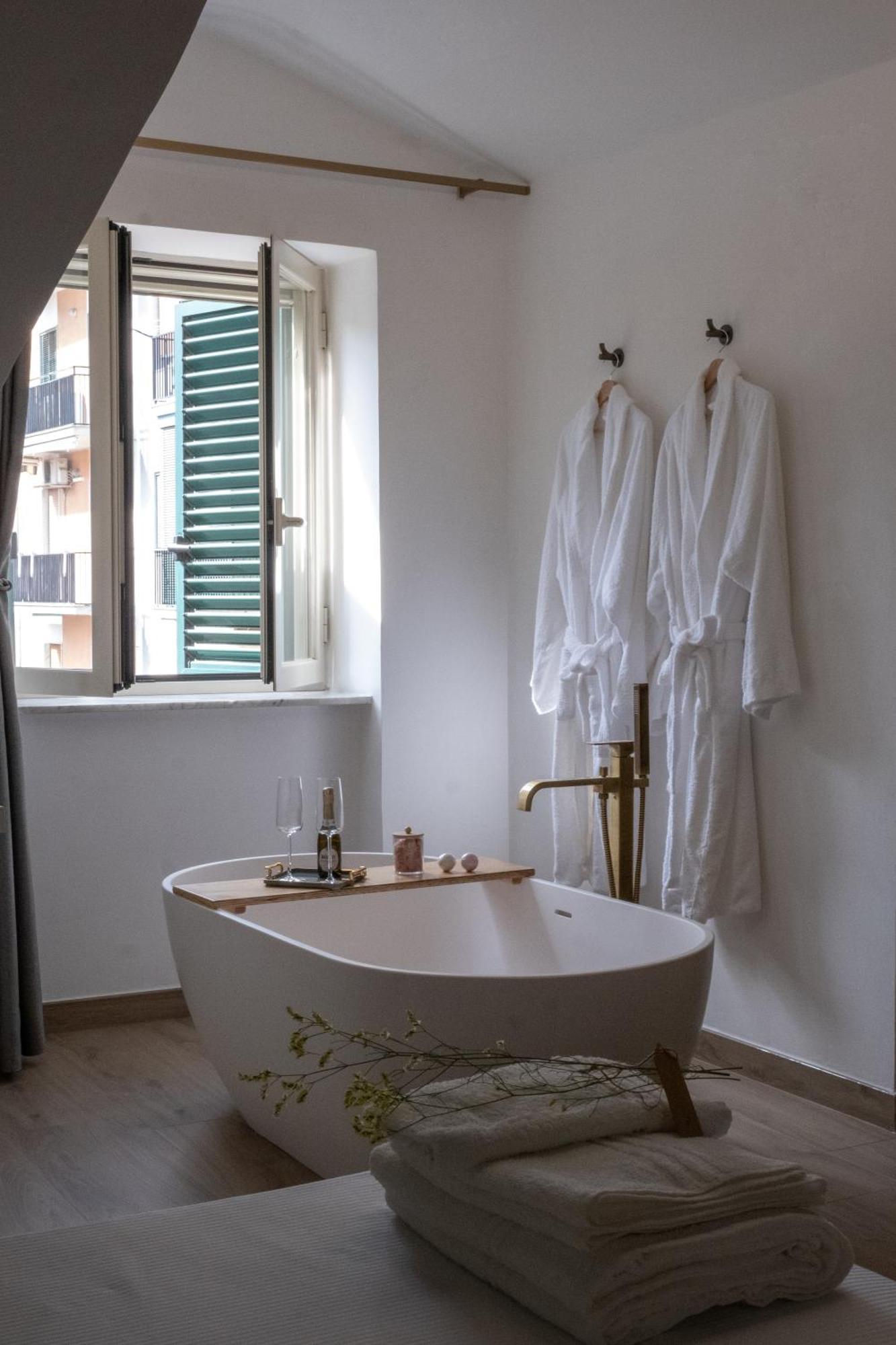 Coraline Deluxe Rooms Castellammare di Stabia Exterior foto