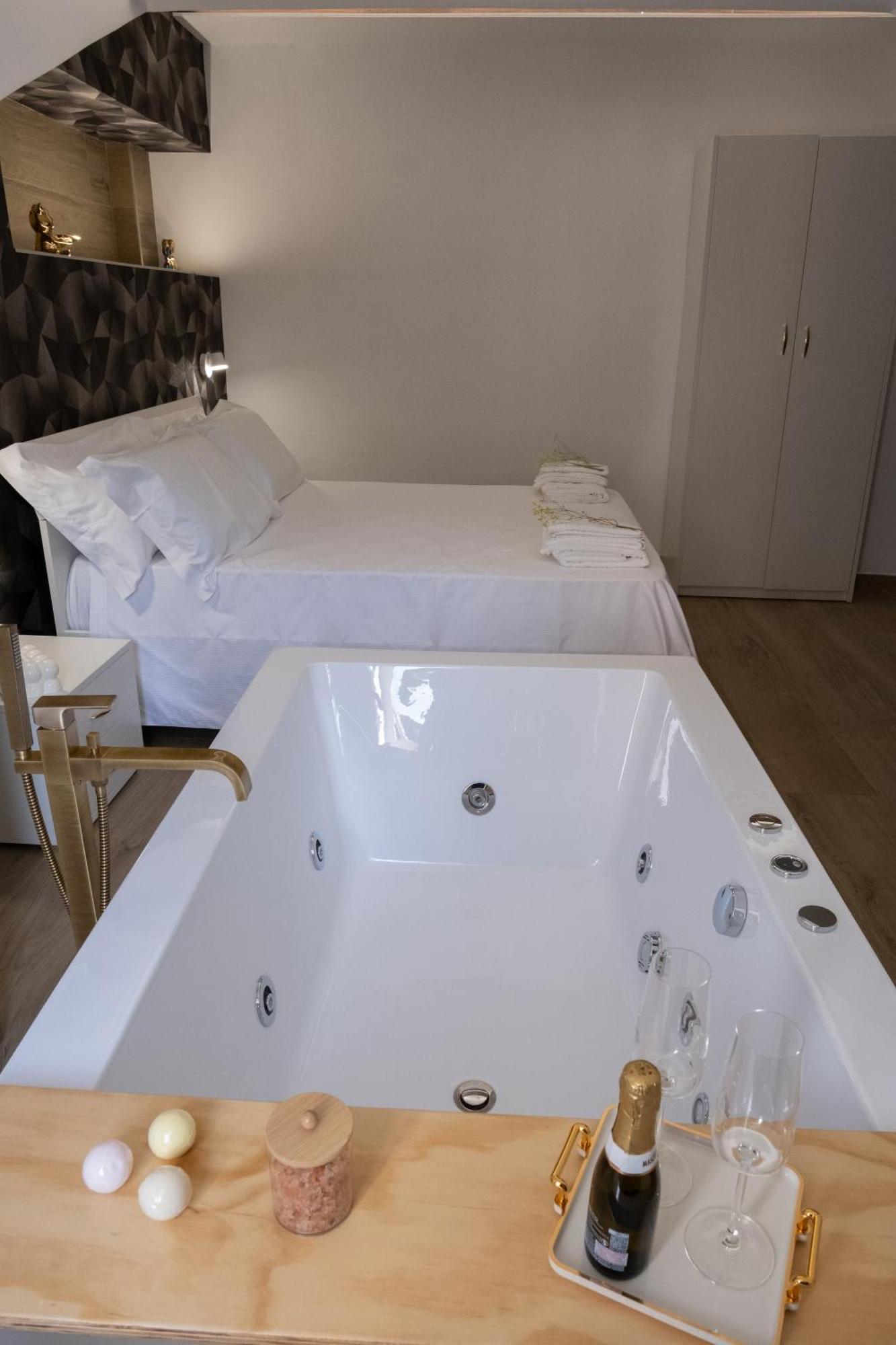 Coraline Deluxe Rooms Castellammare di Stabia Exterior foto