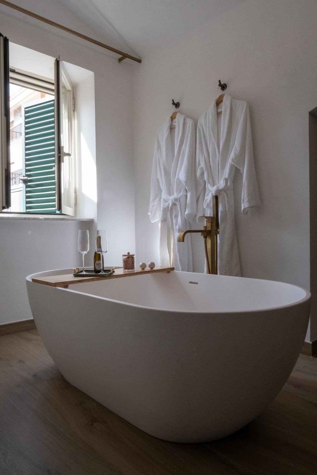 Coraline Deluxe Rooms Castellammare di Stabia Exterior foto